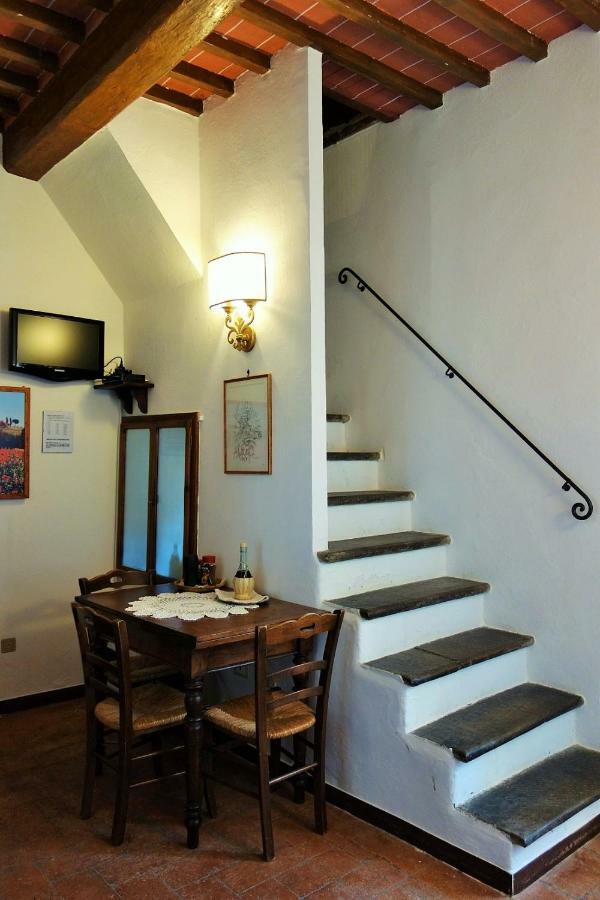 Torre Medioevale D'Uguccione Villa Sansepolcro Buitenkant foto